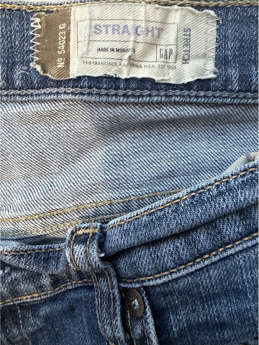 GAP Women’s Straight Jeans Size 12R Medium Wash Classic Denim - Picture 3 of 7